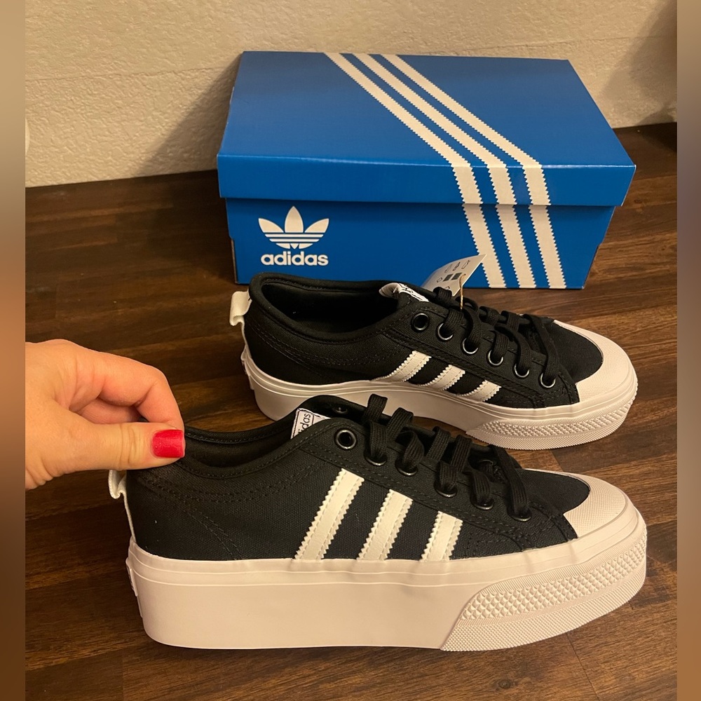 Adidas size 7 Nizza Platform W athletic sneakers shoes FV5321